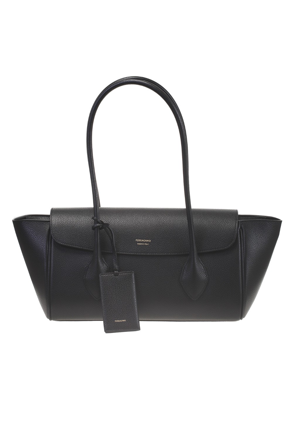 shop SALVATORE FERRAGAMO  Borsa: Salvatore Ferragamo Tote bag East-West (M).
Realizzata in vitello martellato.
I manici leggermente più lunghi suggeriscono una portata a spalla.
Apertura con patta. 
Charm porta badge e la placchetta dorata con firma.
Luce tracolla: 23 cm. 46 cm x 20 cm x 17 cm.
Composizione: 100% pelle.
Made in Italia.. 218892 M CLASS-773056 number 1881005